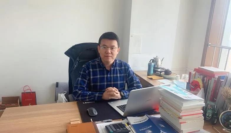 耐沃姆為生物質(zhì)壁爐，不只是取暖！